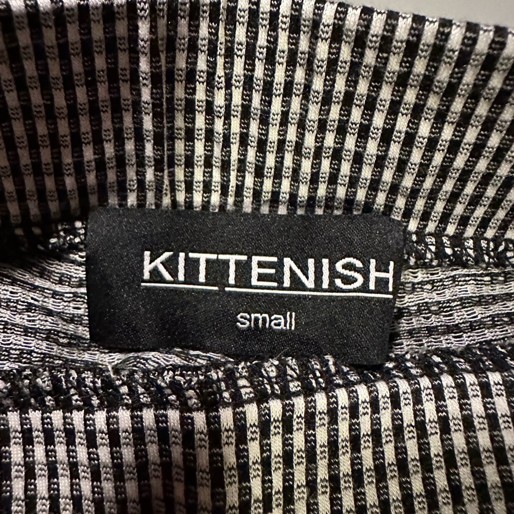 Kittenish Easton Houndstooth Stretch Capri Pant